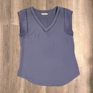 41 Hawthorne Sleeveless Top. Size Small. Blue.